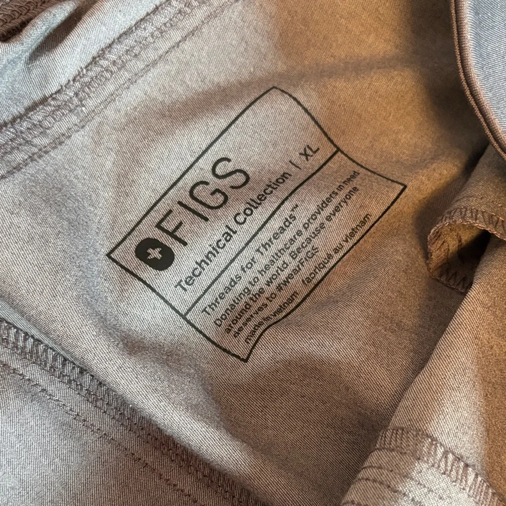 Figs Men’s Gray Scrub Pants with Teal Drawstring